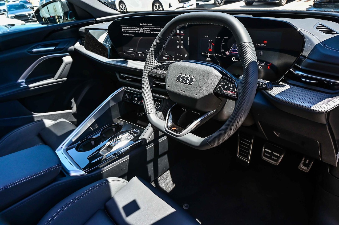 Image about Audi Q5 SUV TDI quattro 150 kW sport