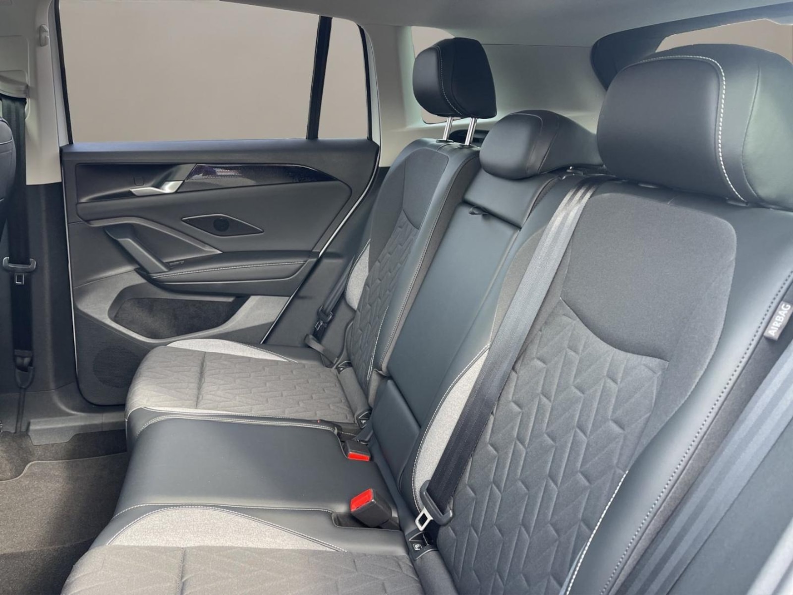 Volkswagen Tiguan – Bild 15
