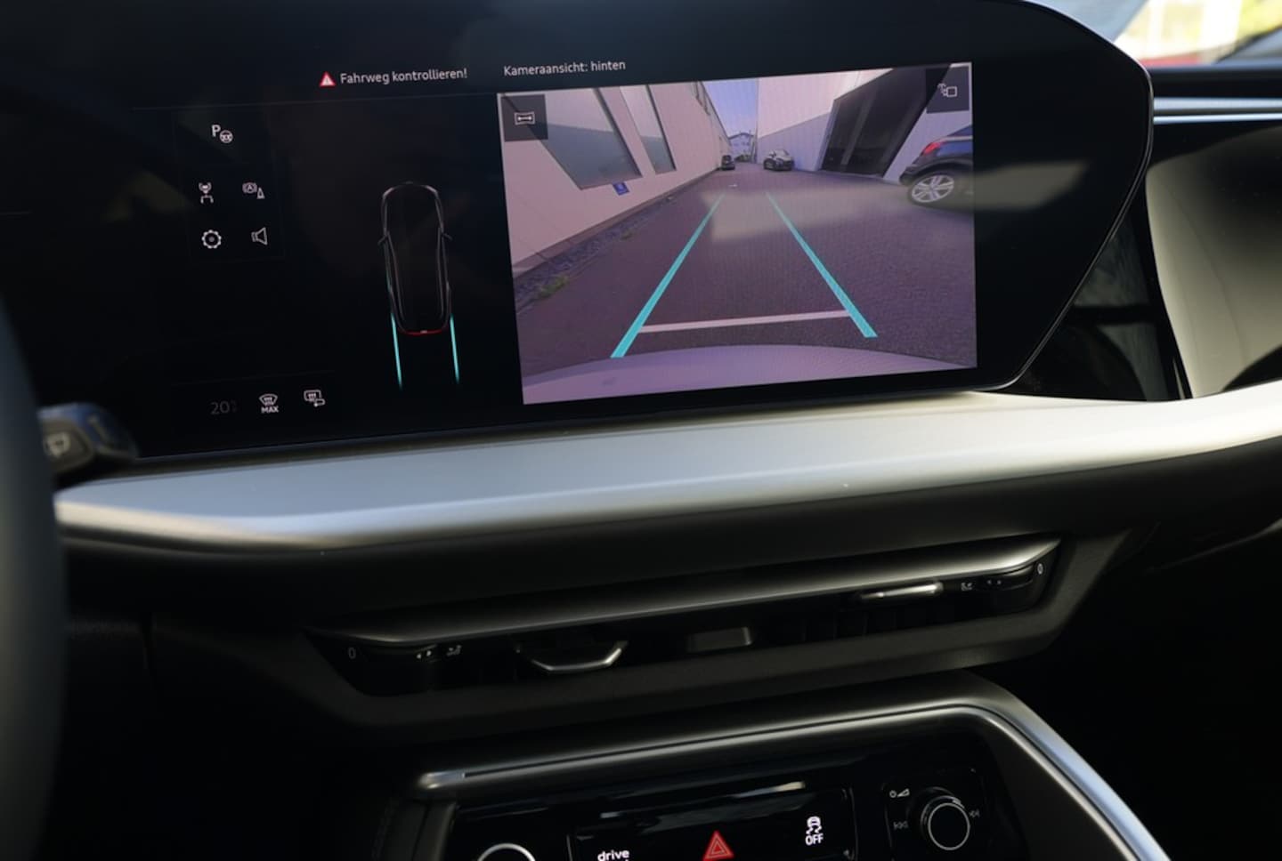 Bild über Audi Q5 SUV TDI quattro 150 kW S tronic - für weitere Informationen kontaktieren Sie den Audi Partner