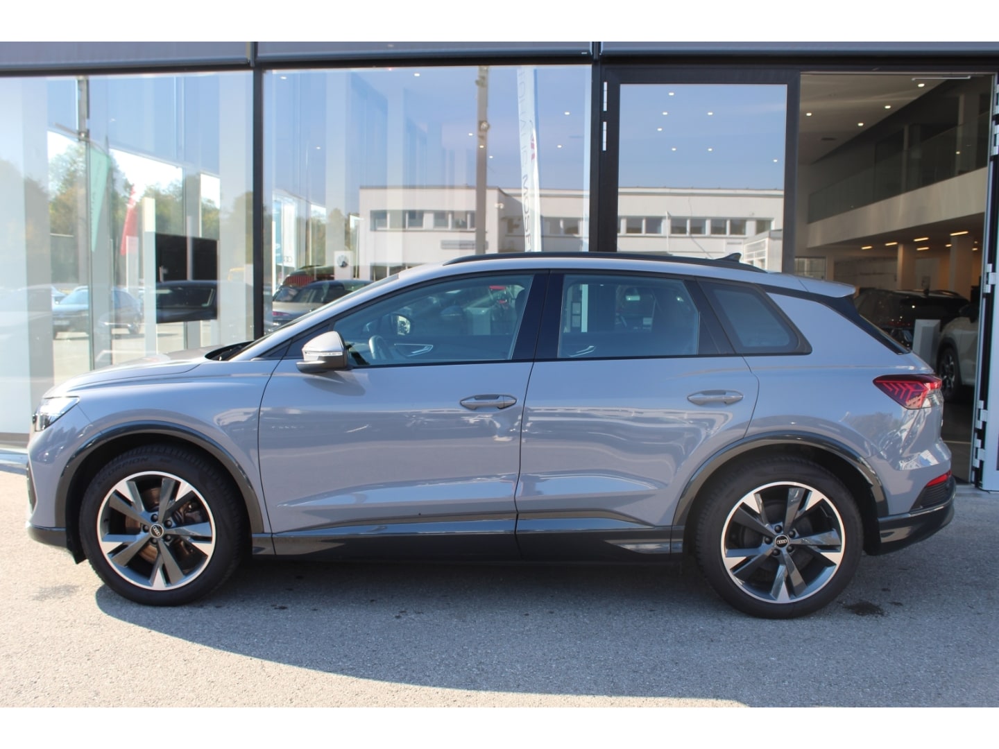 Bild über Audi Q4 e-tron 40 e-tron - für weitere Informationen kontaktieren Sie den Audi Partner
