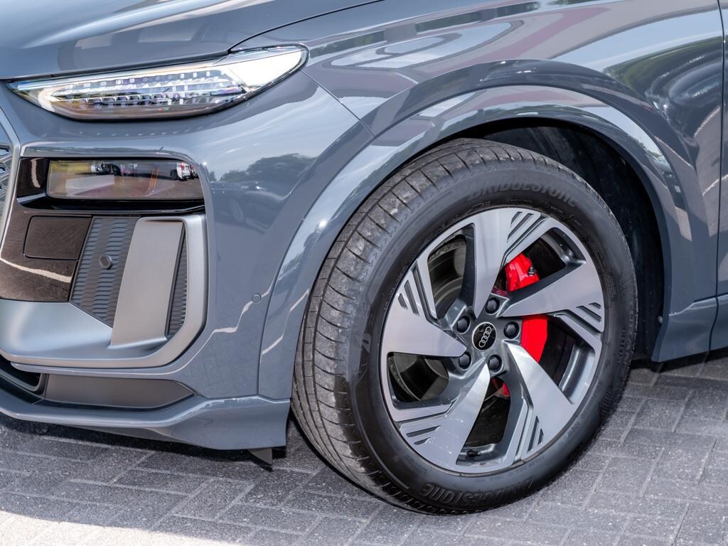 Image about Audi Q6 SUV e-tron e-tron quattro