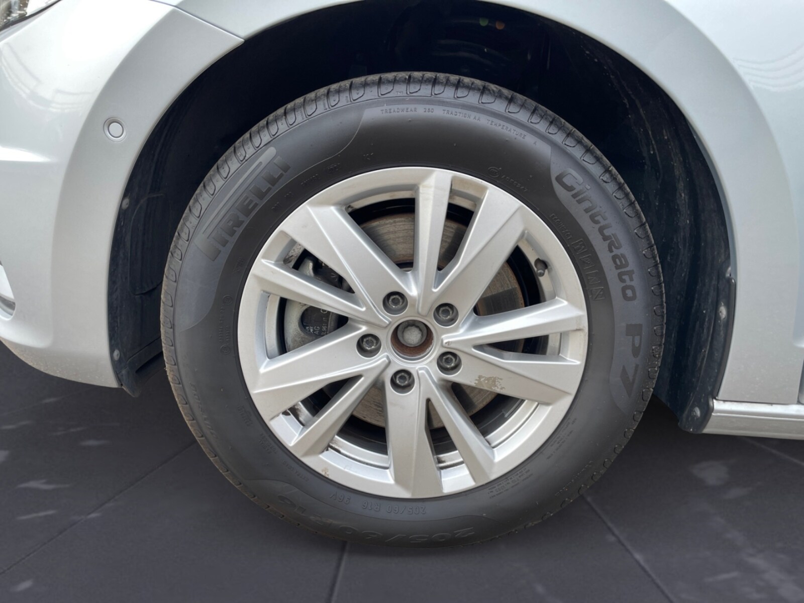 Volkswagen Touran – Bild 14