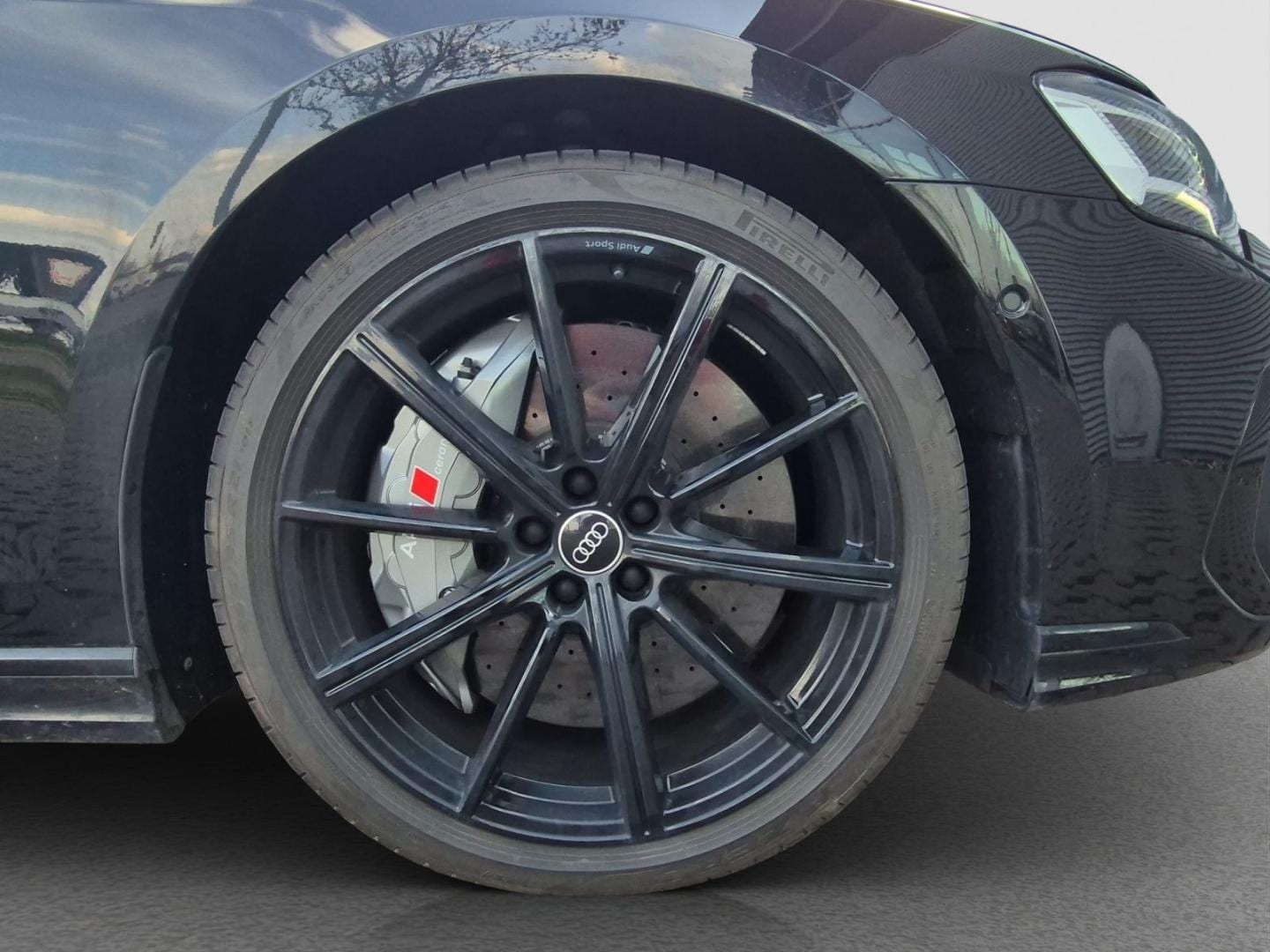 Bild über Audi S8 TFSI quattro tiptronic - für weitere Informationen kontaktieren Sie den Audi Partner