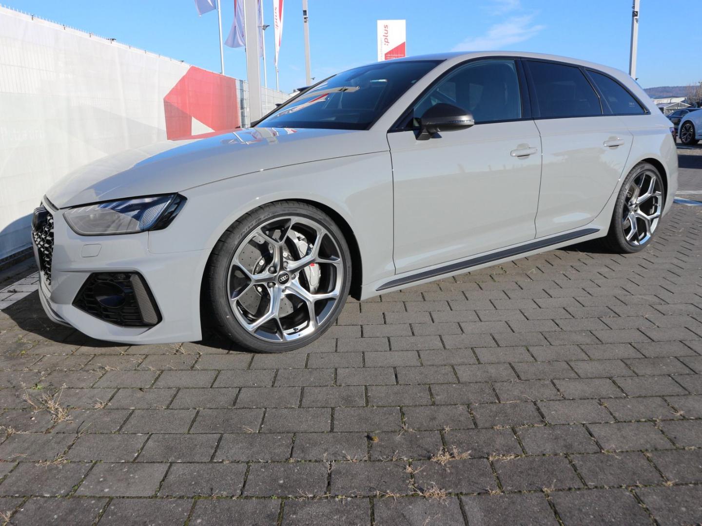 Image about Audi RS 4 Avant quattro tiptronic