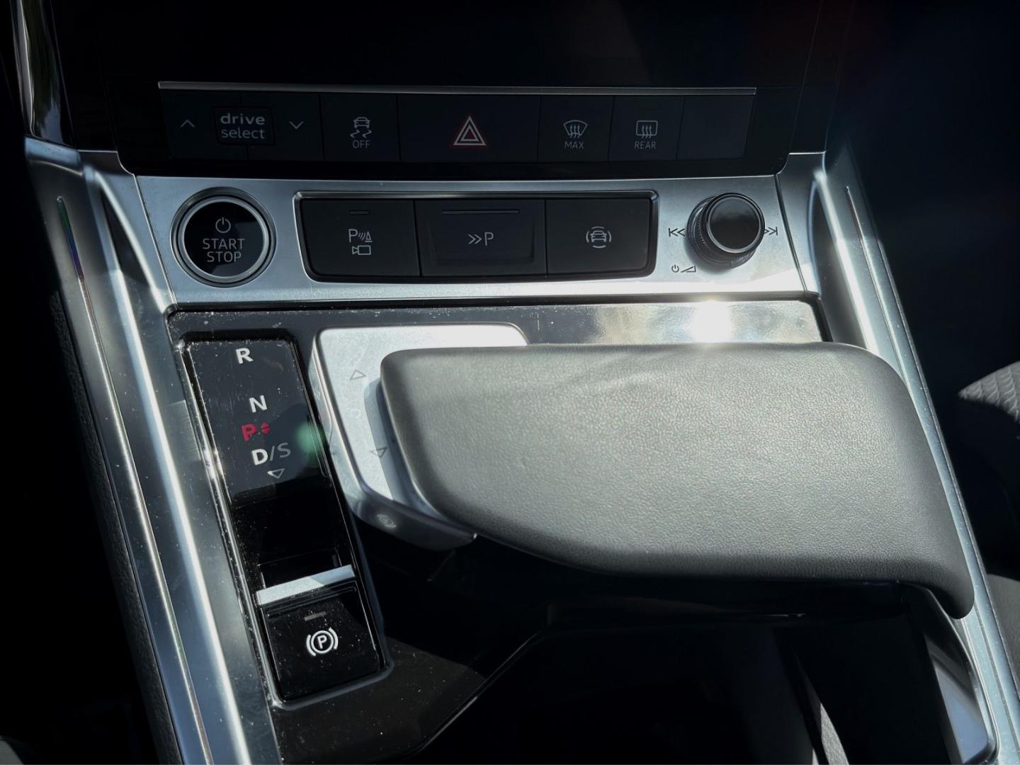 Image about Audi Q8 e-tron S line 55 e-tron quattro