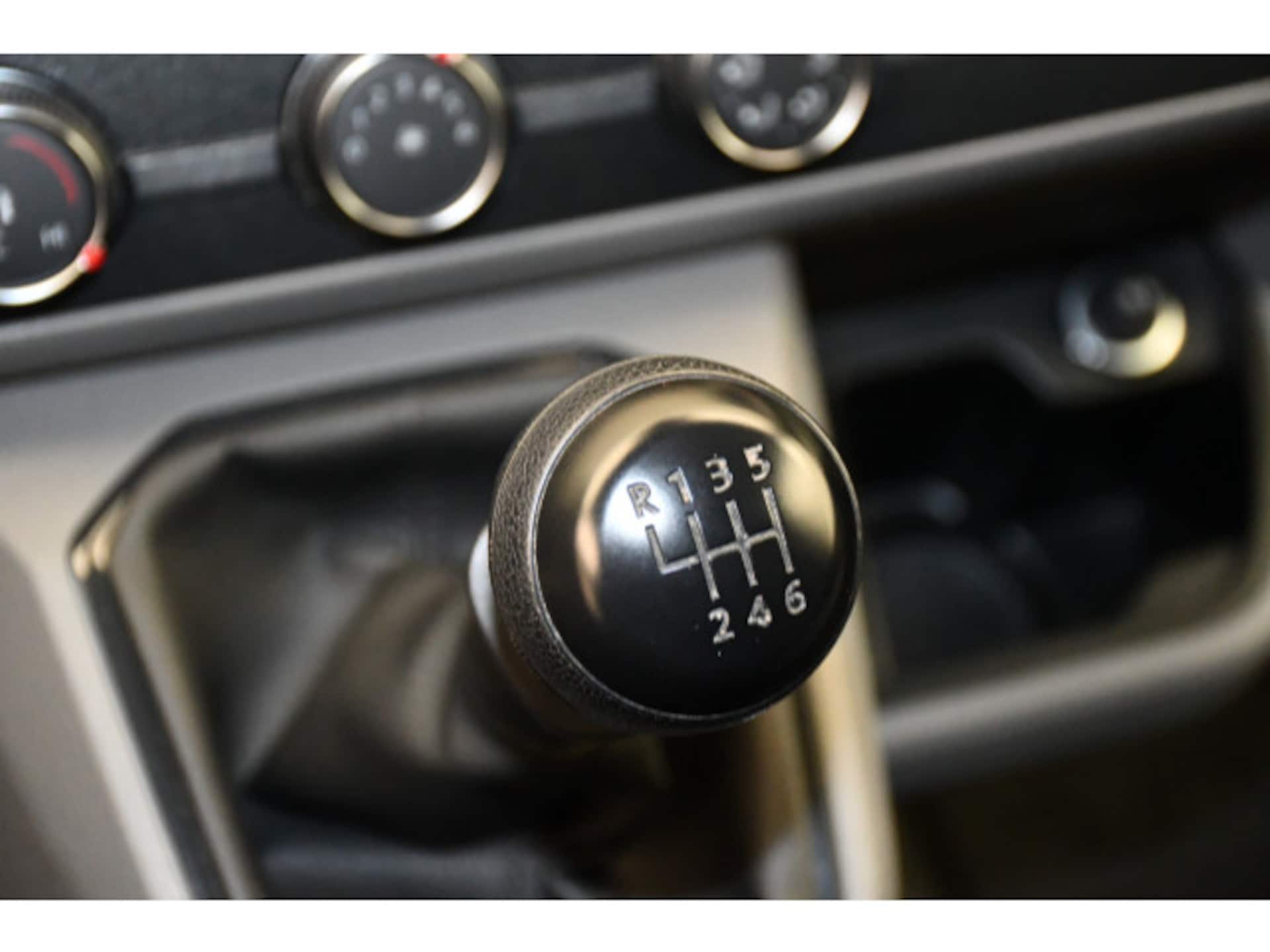 Volkswagen T6.1 Transporter Kasten langer Radstand