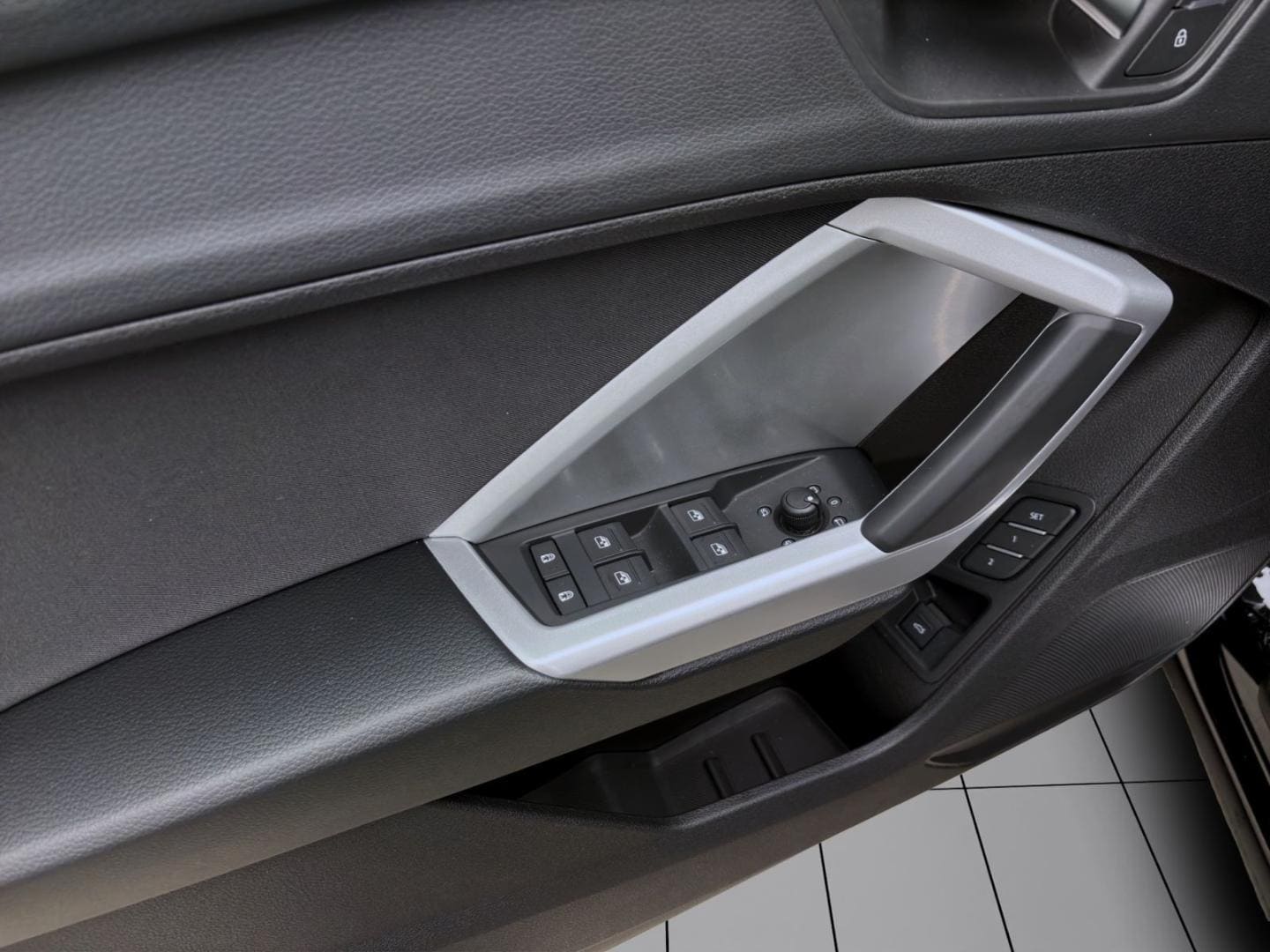Bild über Audi Q3 advanced 35 TFSI S tronic - für weitere Informationen kontaktieren Sie den Audi Partner