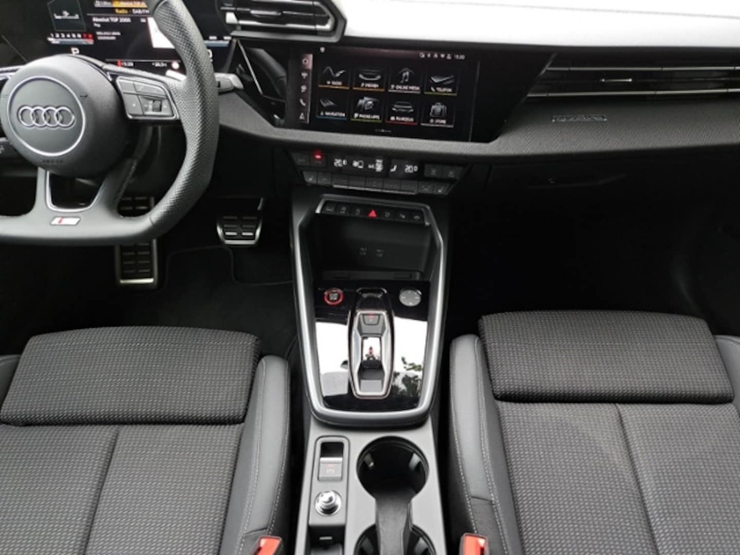 Bild über Audi S3 Sportback TFSI quattro S tronic - für weitere Informationen kontaktieren Sie den Audi Partner