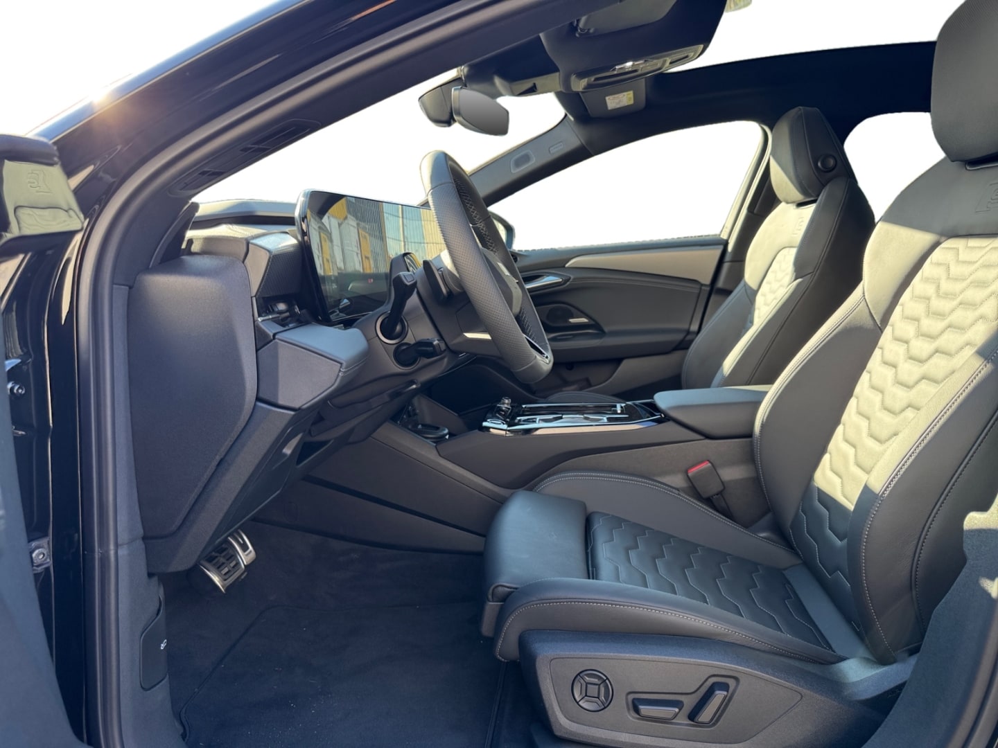 Bild über Audi A6 Avant e-tron S line business e-tron performance 270 kW - für weitere Informationen kontaktieren Sie den Audi Partner