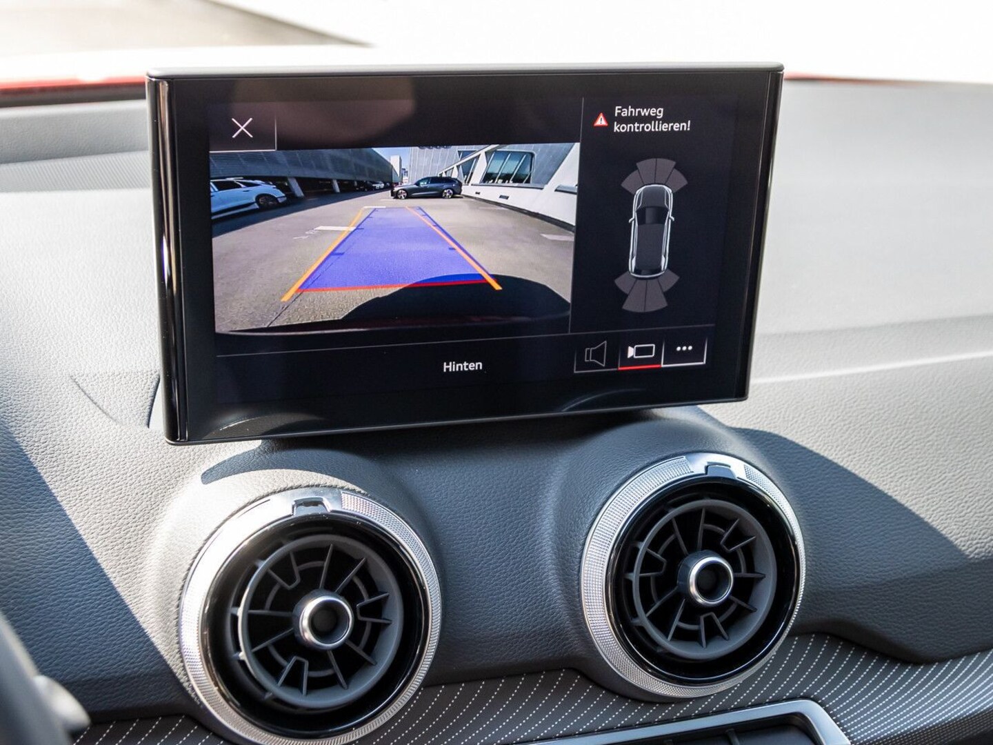 Bild über Audi Q2 S line 35 TFSI S tronic - für weitere Informationen kontaktieren Sie den Audi Partner