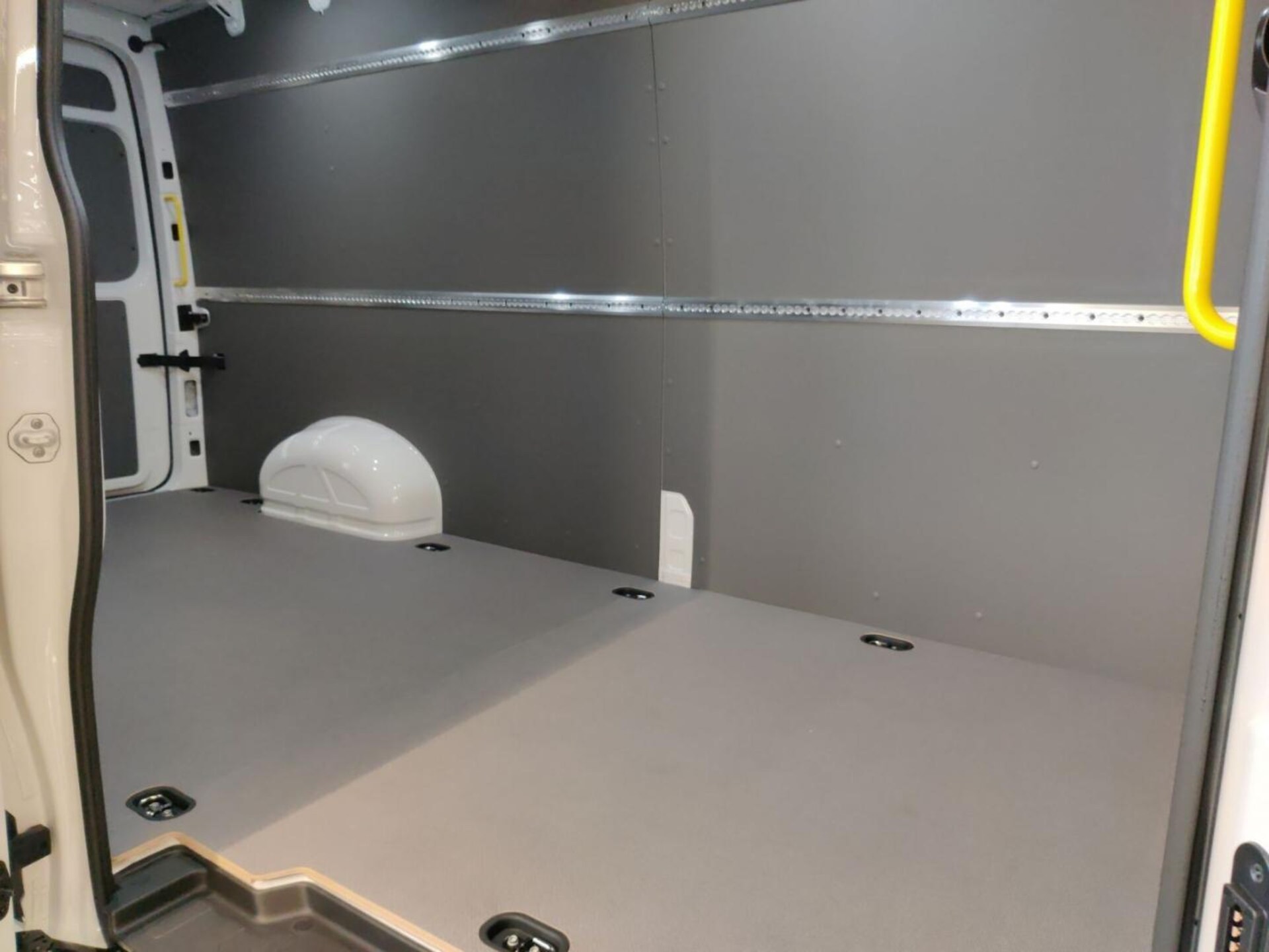 Volkswagen Crafter Kasten langer Radstand