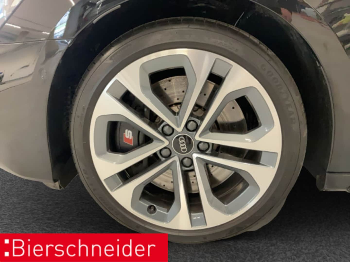 Bild über Audi S3 Sportback TFSI quattro S tronic - für weitere Informationen kontaktieren Sie den Audi Partner