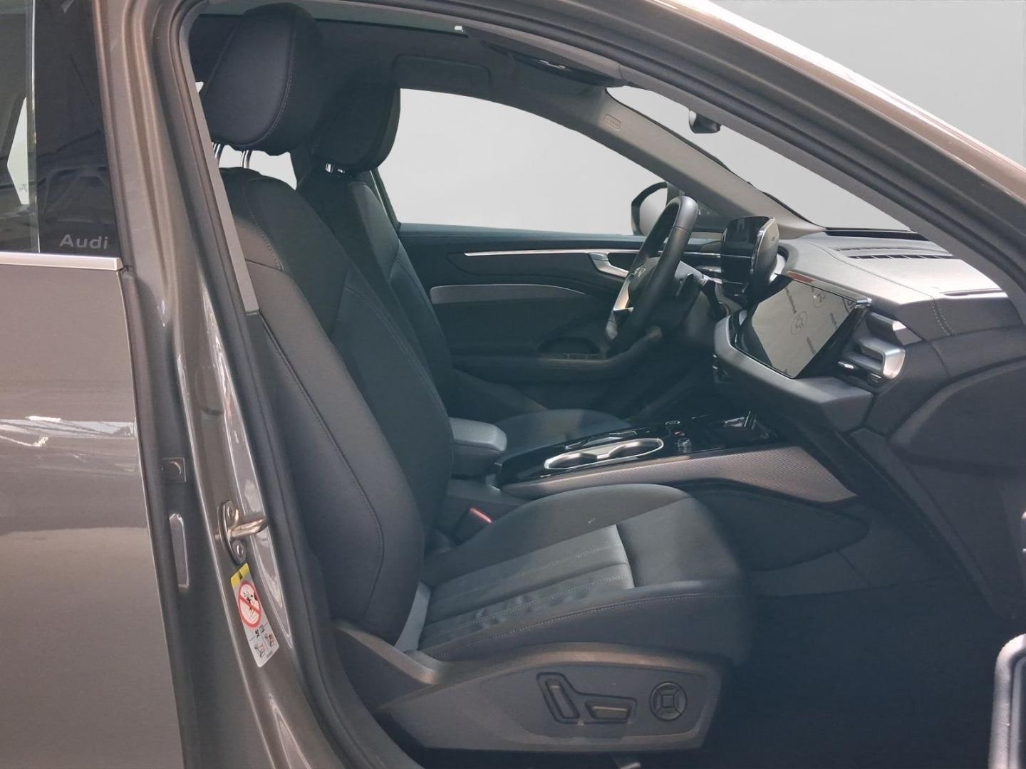 Bild über Audi A6 Avant TDI 150 kW S tronic - für weitere Informationen kontaktieren Sie den Audi Partner