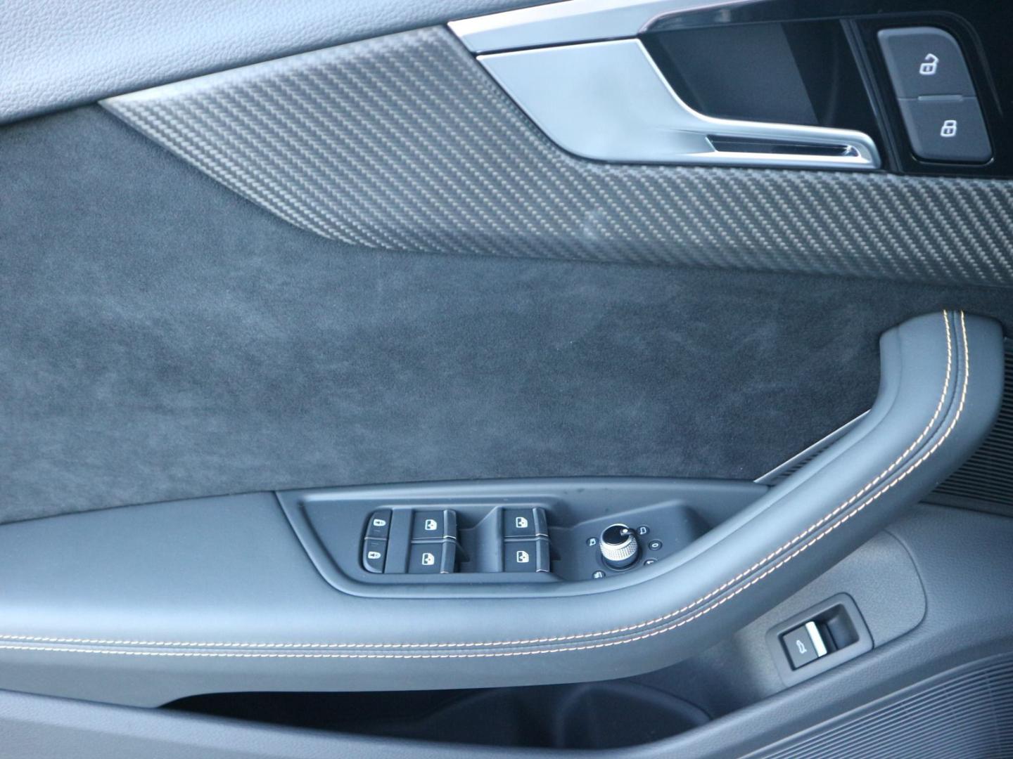 Image about Audi RS 4 Avant quattro tiptronic