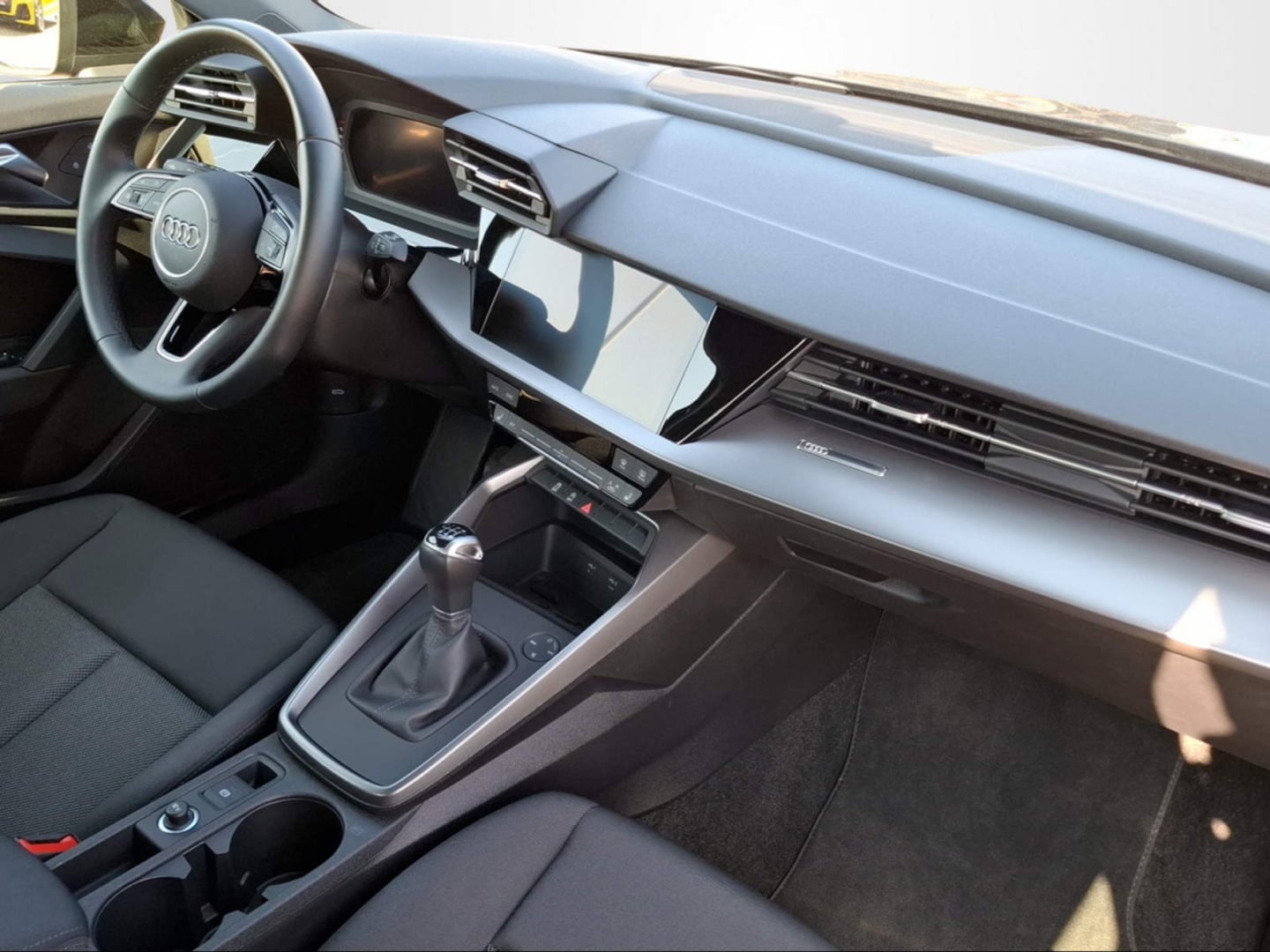 Bild über Audi A3 Sportback advanced 30 TDI Schaltgetriebe - für weitere Informationen kontaktieren Sie den Audi Partner