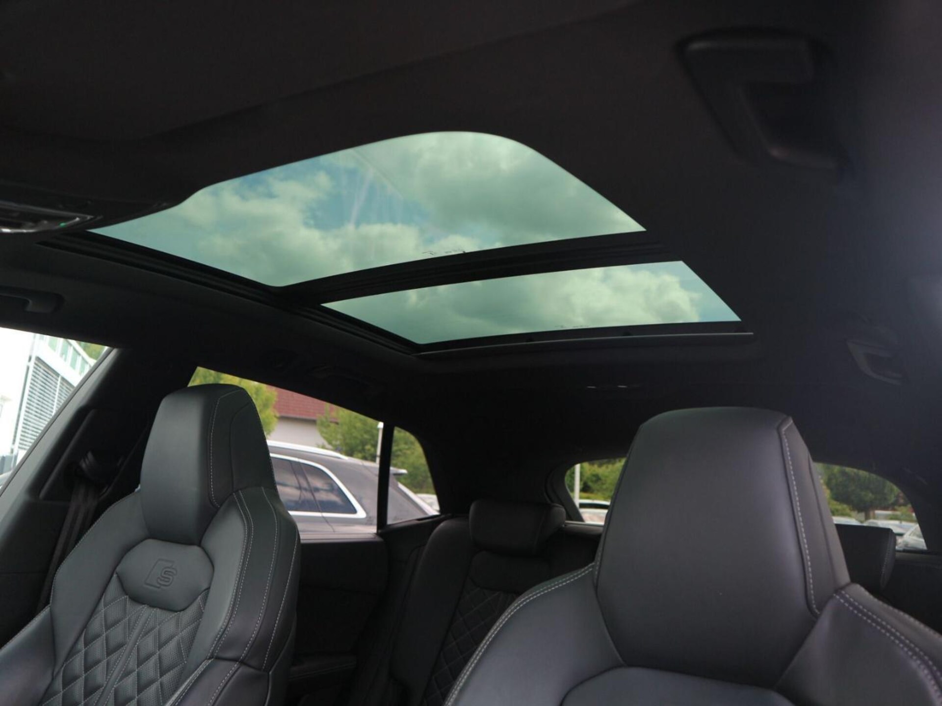 Audi SQ8 SUV