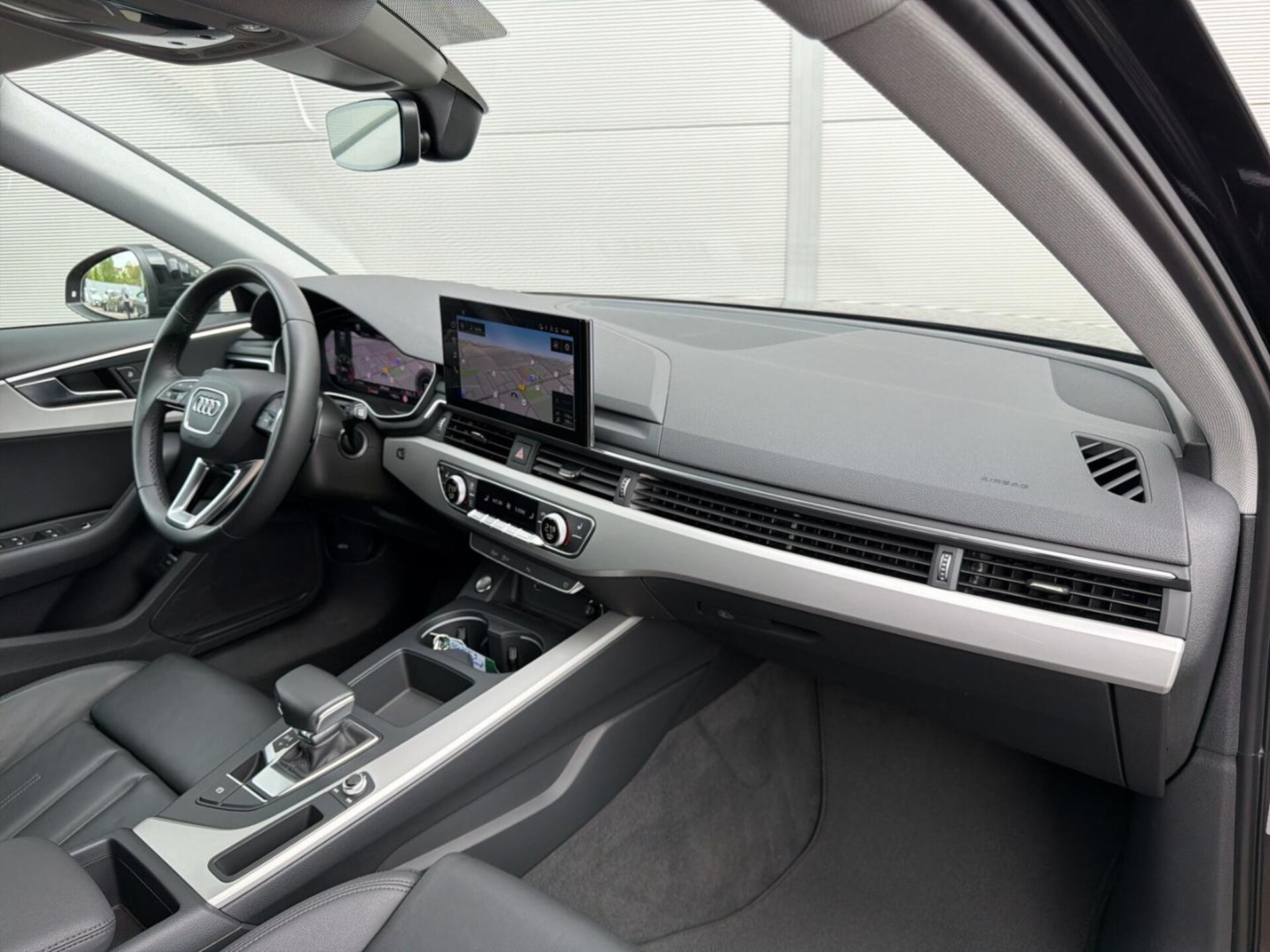Audi A4 Avant S line