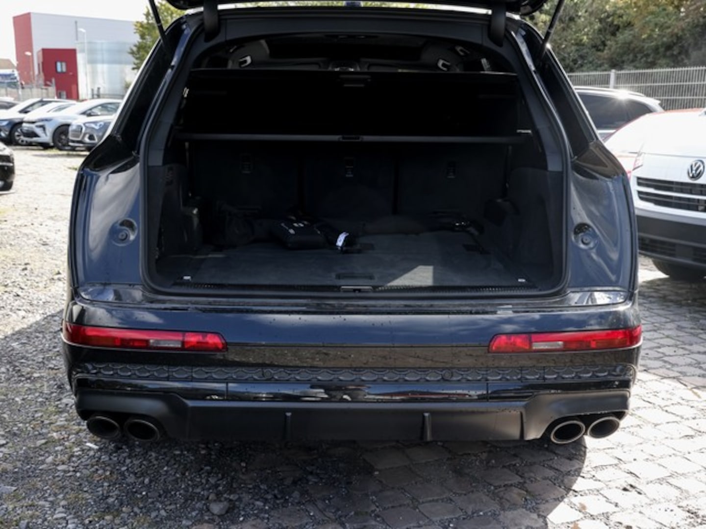 Bild über Audi SQ7 SUV TFSI quattro 373 kW tiptronic - für weitere Informationen kontaktieren Sie den Audi Partner