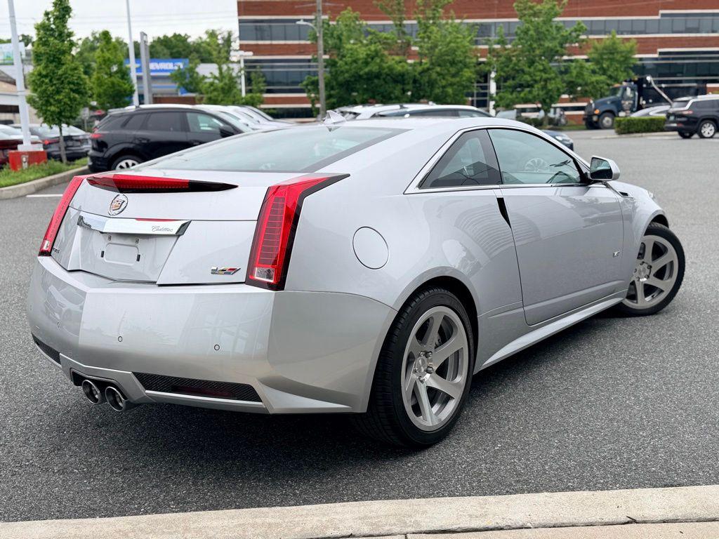 2011 Cadillac CTS V - Photo 6