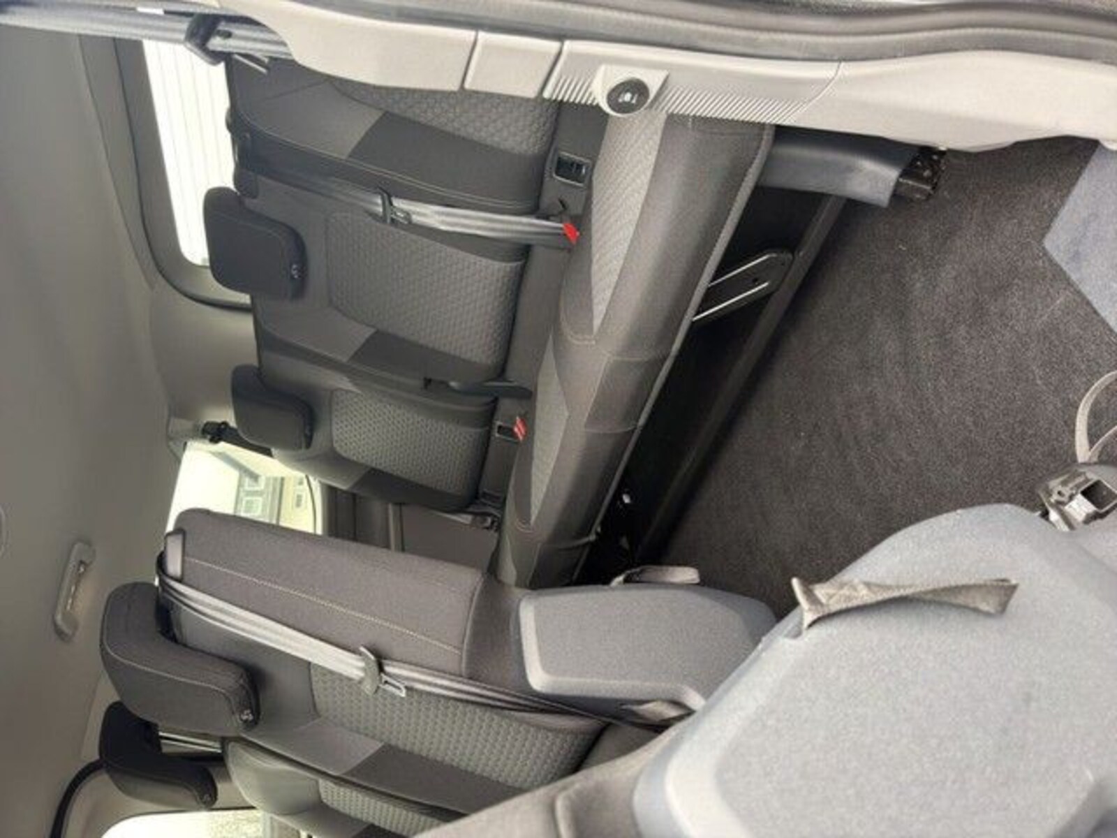 Volkswagen Caravelle – Bild 14