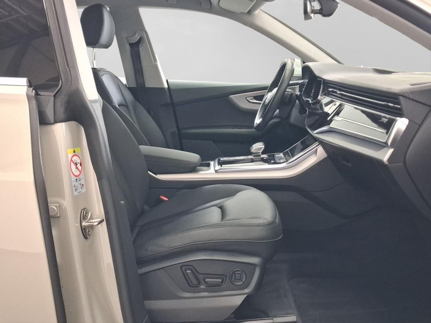 Bild über Audi Q8 55 TFSI quattro tiptronic - für weitere Informationen kontaktieren Sie den Audi Partner