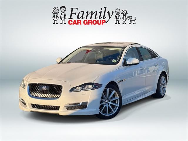 2019 Jaguar XJ R-Sport's photo