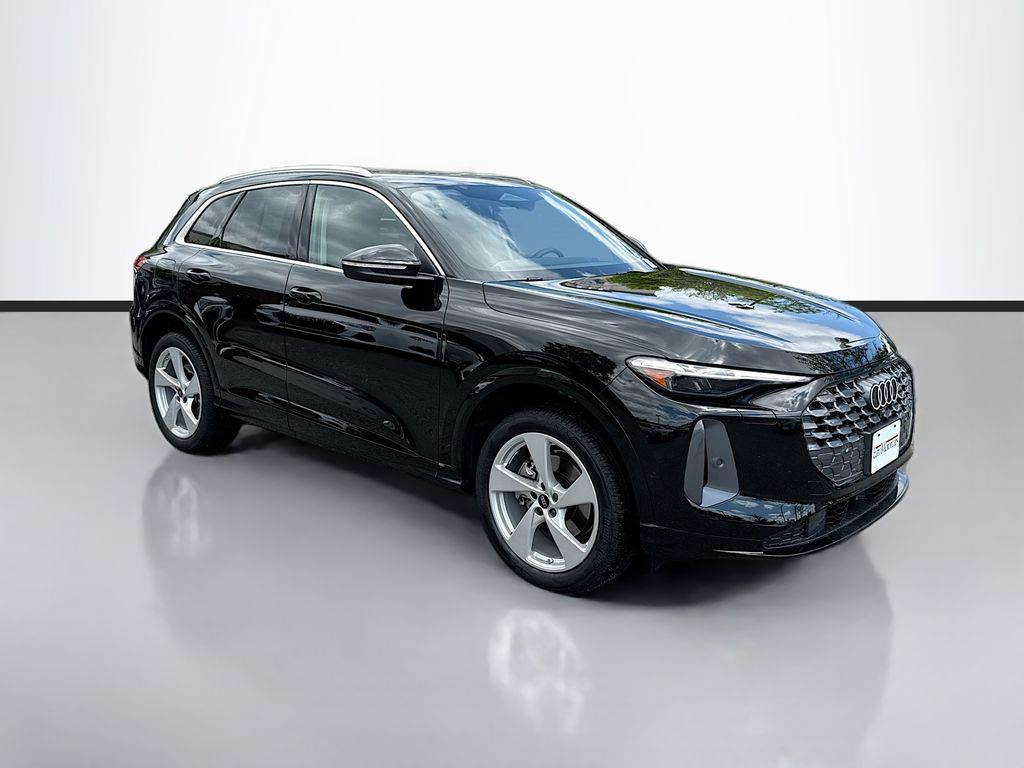 2025 Audi Q5 40 Premium Plus's photo