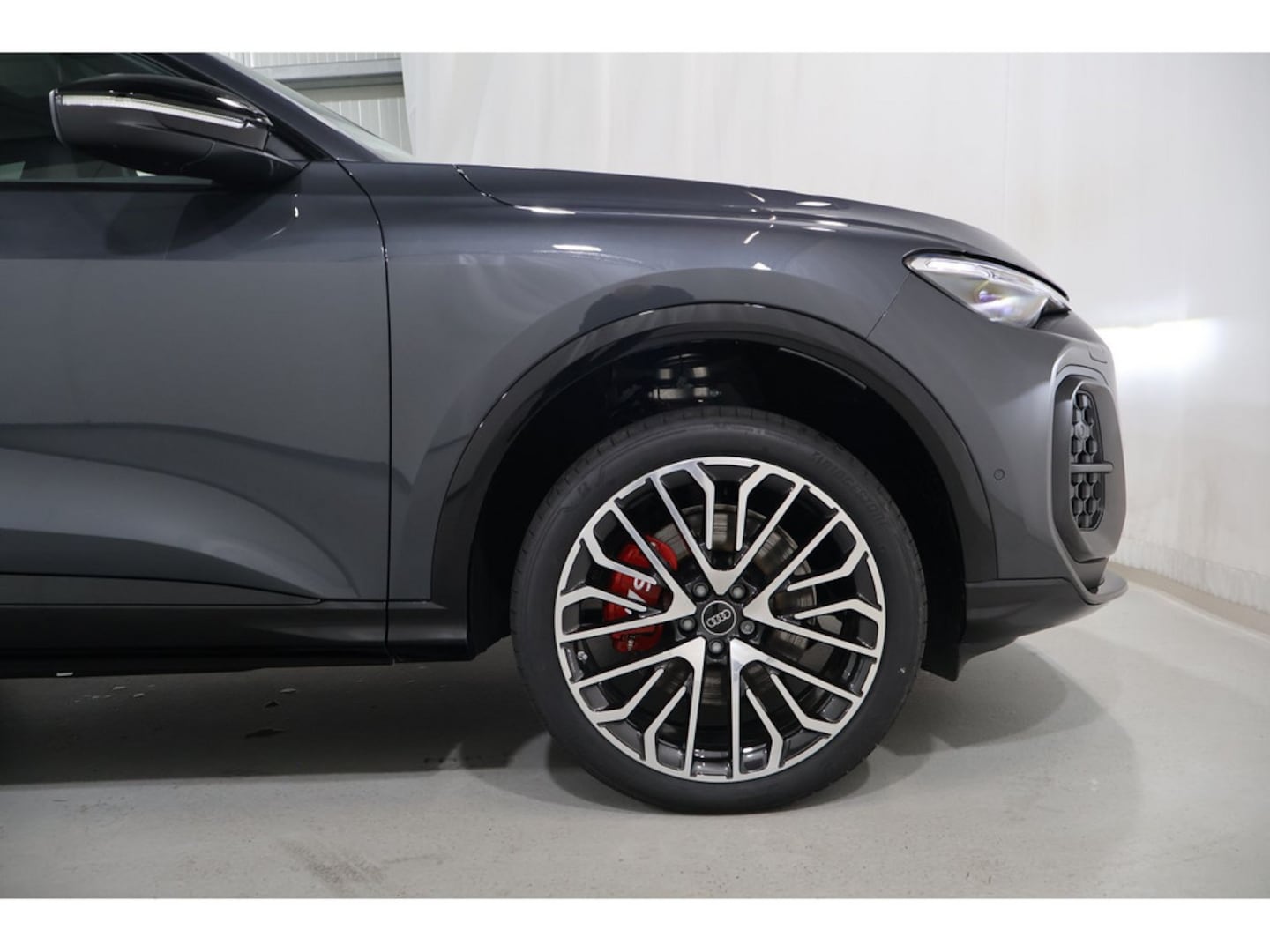 Bild über Audi SQ5 Sportback edition one mit Akzenten mythosschwarz TFSI 270 kW S tronic - für weitere Informationen kontaktieren Sie den Audi Partner