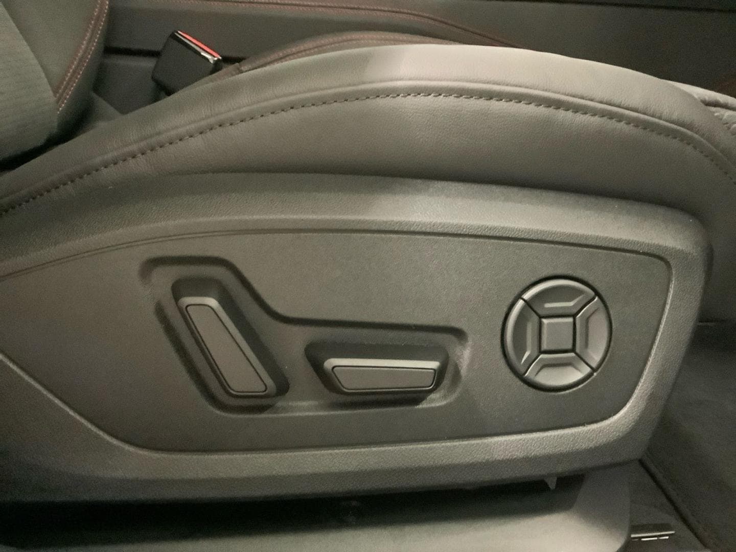Bild über Audi A6 Avant S line 50 TDI quattro tiptronic - für weitere Informationen kontaktieren Sie den Audi Partner