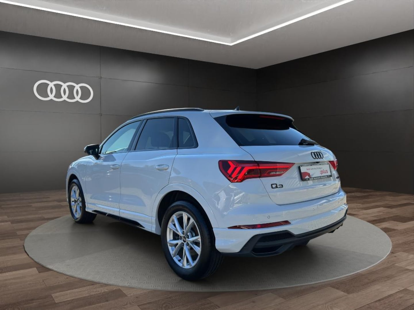 Bild über Audi Q3 S line 40 TFSI quattro S tronic - für weitere Informationen kontaktieren Sie den Audi Partner