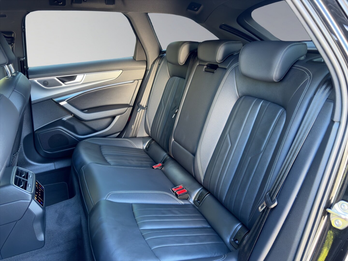 Bild über Audi A6 Avant advanced 40 TDI S tronic - für weitere Informationen kontaktieren Sie den Audi Partner