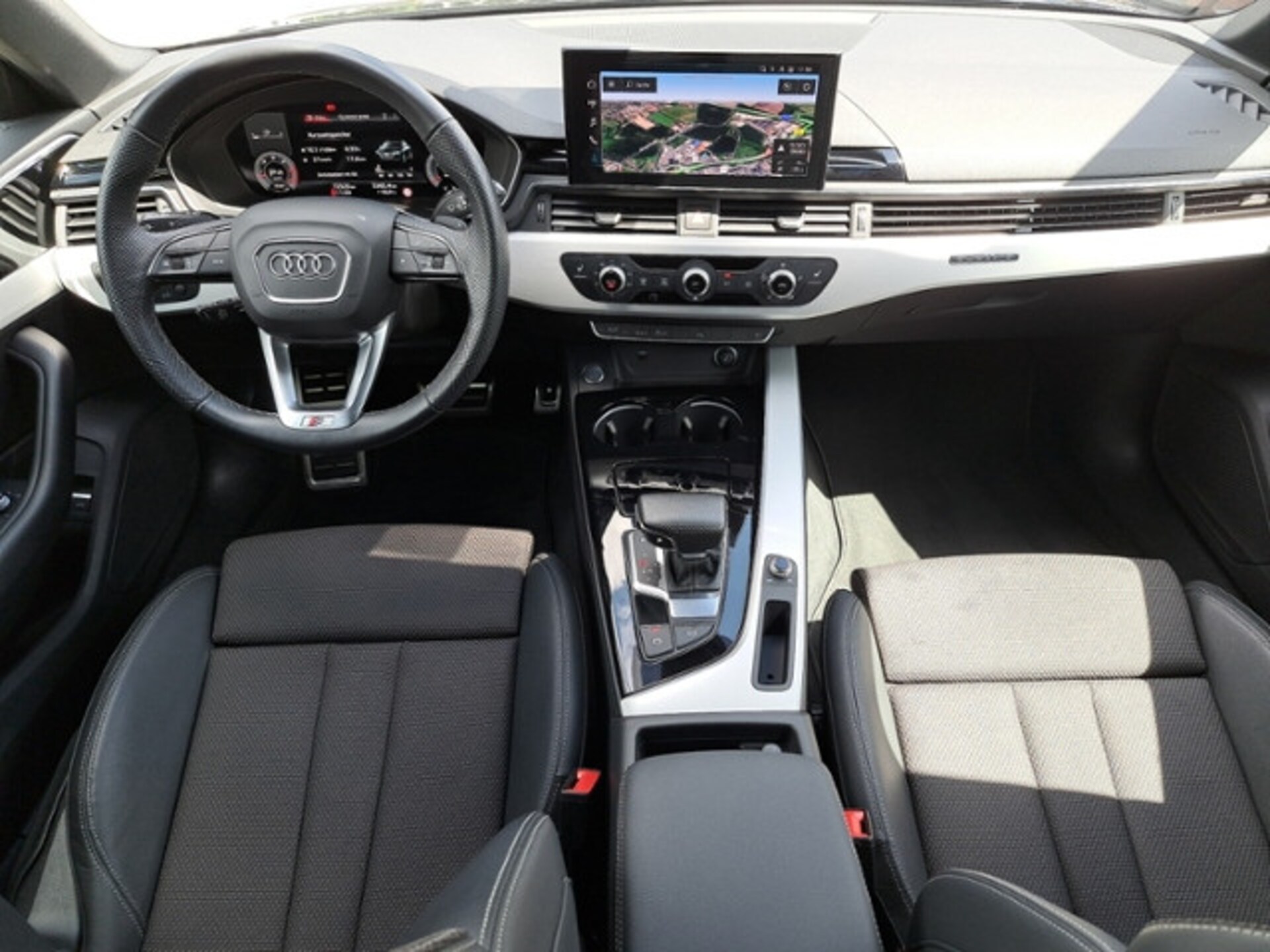 Audi A4 Avant S line
