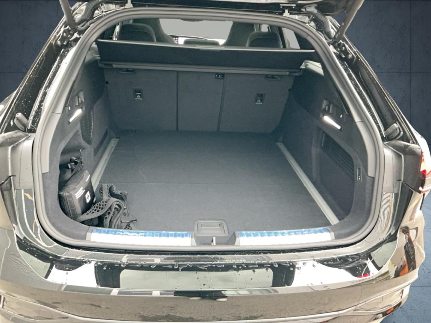 Bild über Audi A6 Avant edition one TDI quattro 220 kW S tronic - für weitere Informationen kontaktieren Sie den Audi Partner