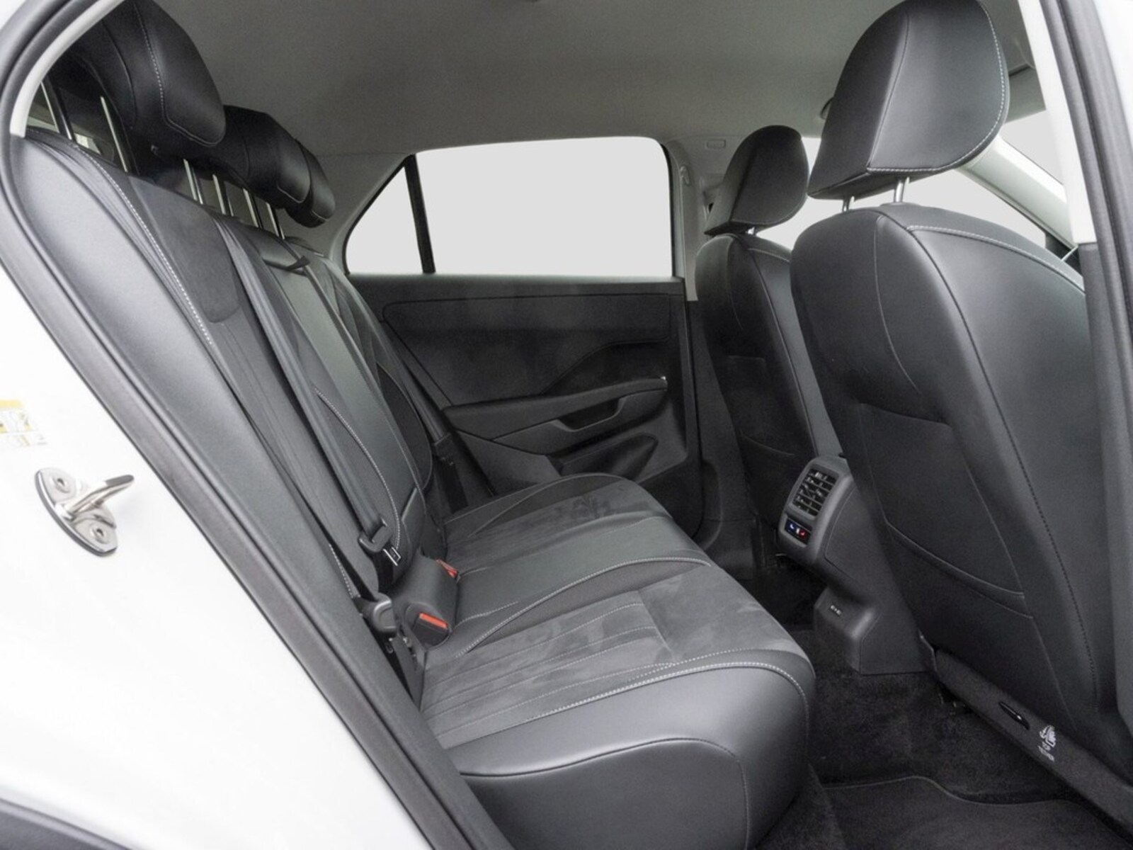 Volkswagen T-Roc – Bild 11