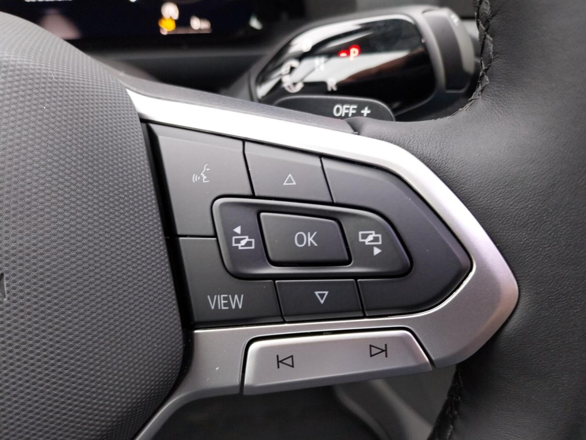 Volkswagen Crafter Furgon średni rozstaw osi