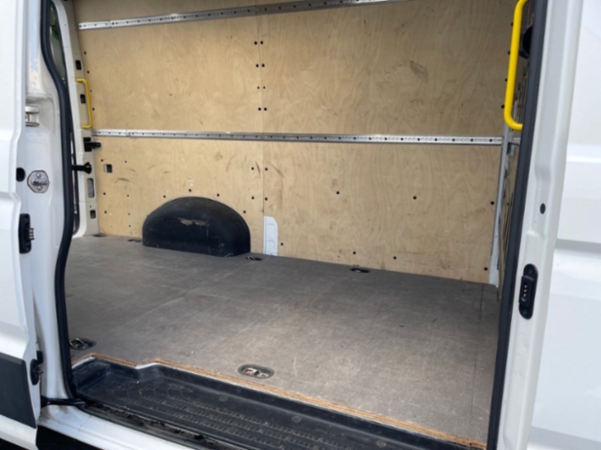 Volkswagen Crafter Kasten mittlerer Radstand