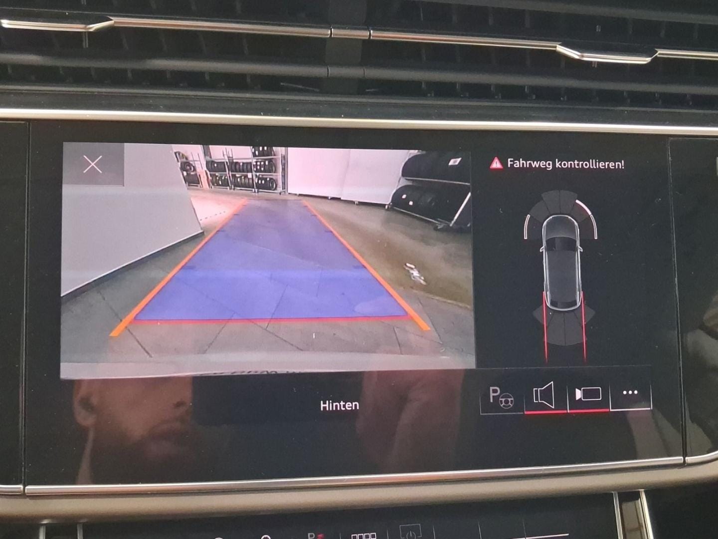 Bild über Audi Q8 55 TFSI quattro tiptronic - für weitere Informationen kontaktieren Sie den Audi Partner
