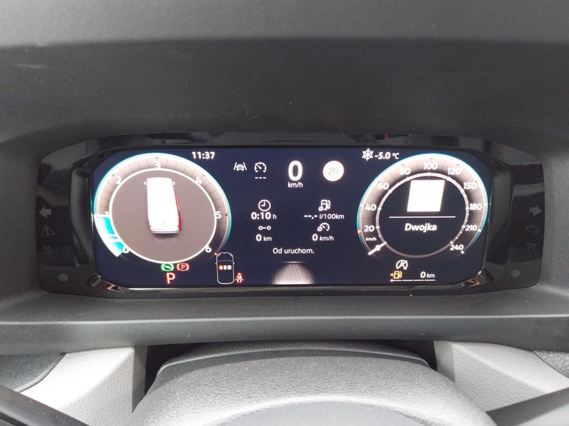 Volkswagen Crafter Furgon średni rozstaw osi