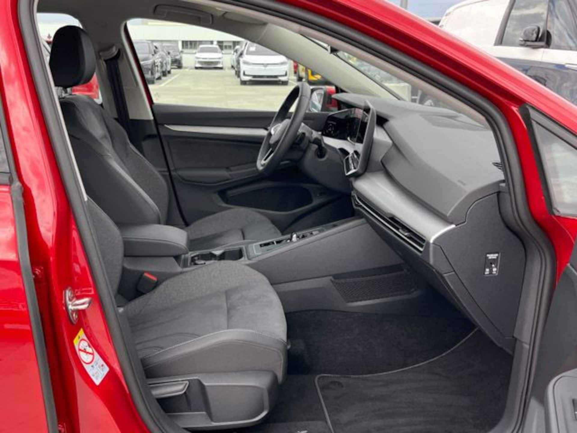 Volkswagen Golf Life