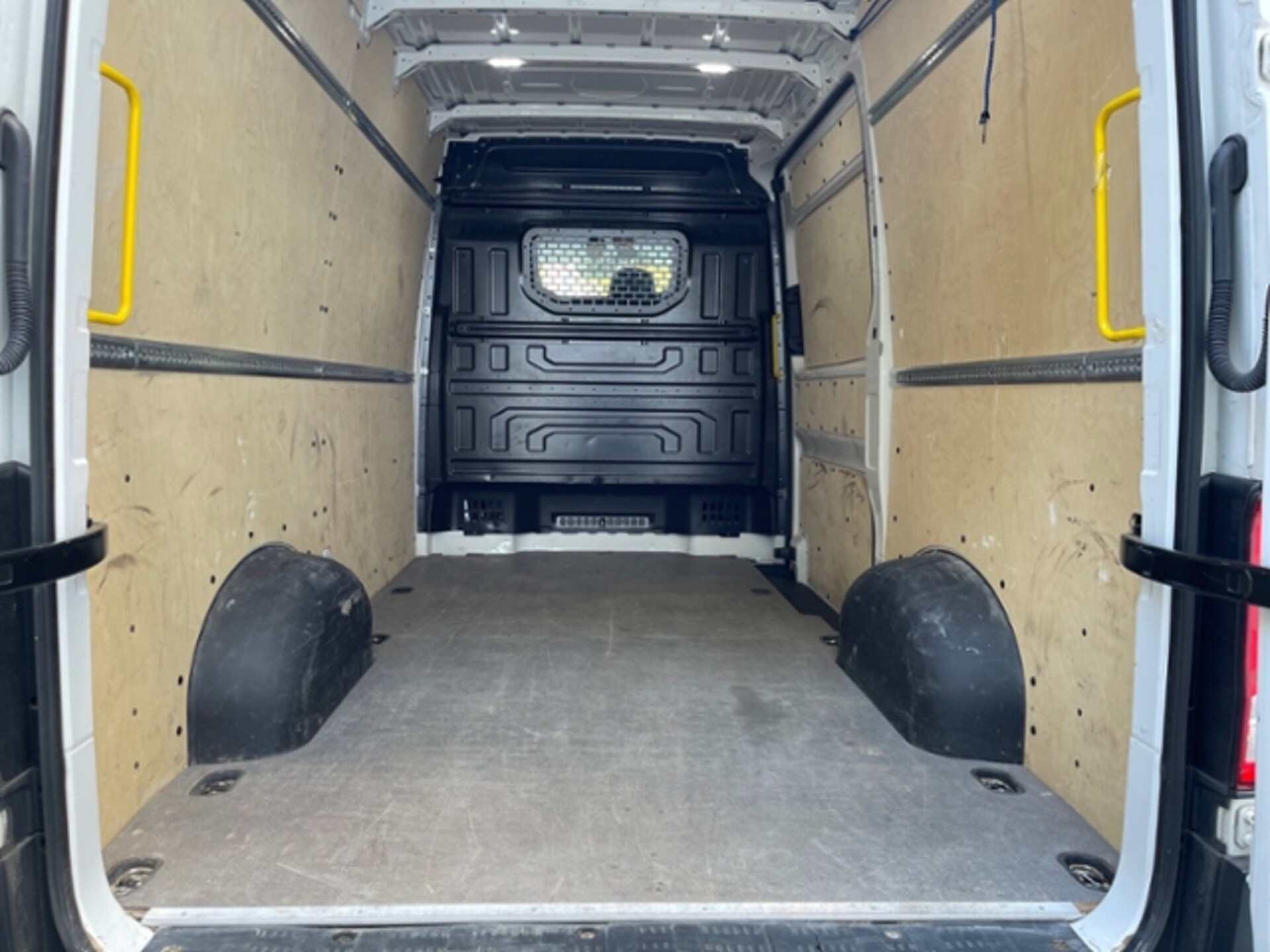 Volkswagen Crafter Kasten mittlerer Radstand