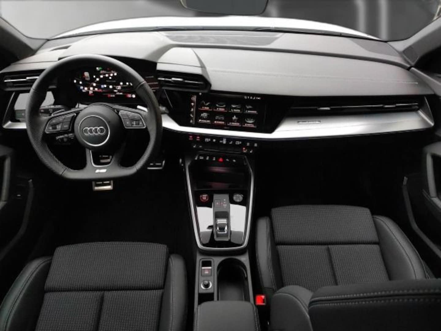 Bild über Audi S3 Limousine TFSI quattro S tronic - für weitere Informationen kontaktieren Sie den Audi Partner