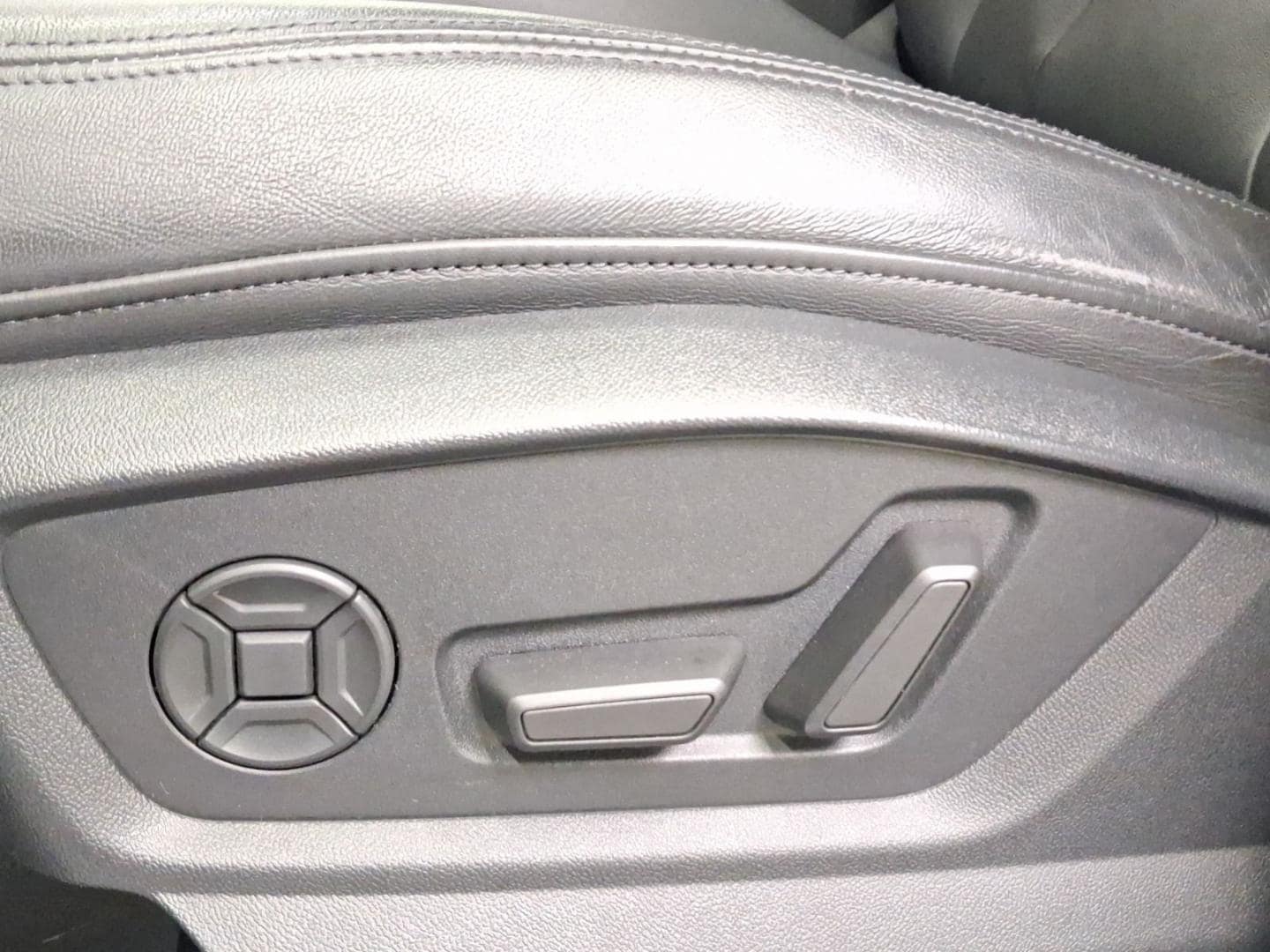 Bild über Audi Q8 55 TFSI quattro tiptronic - für weitere Informationen kontaktieren Sie den Audi Partner