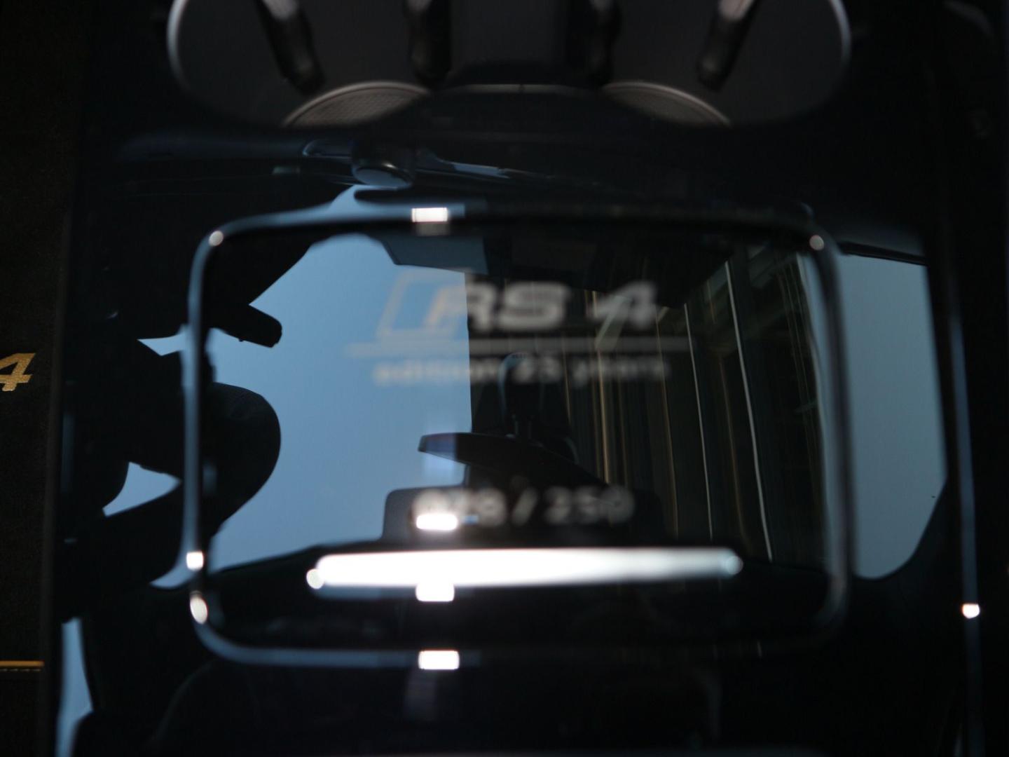 Image about Audi RS 4 Avant quattro tiptronic
