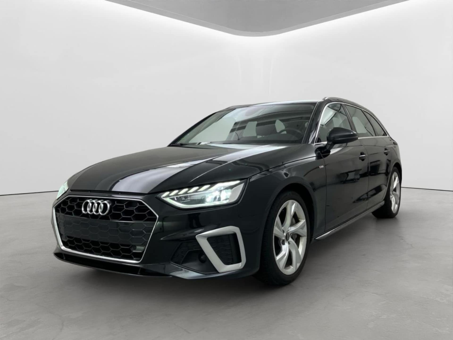 Audi A4 Avant S line