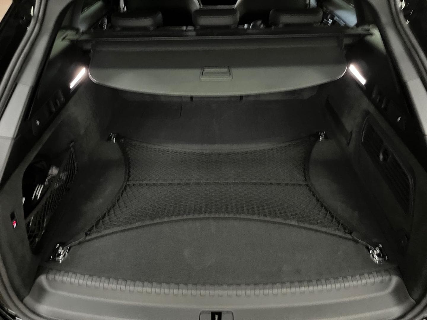 Bild über Audi A6 Avant TFSI e S line 55 TFSI e quattro S tronic - für weitere Informationen kontaktieren Sie den Audi Partner
