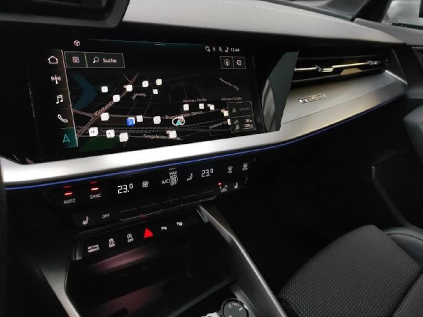 Bild über Audi S3 Limousine TFSI quattro S tronic - für weitere Informationen kontaktieren Sie den Audi Partner