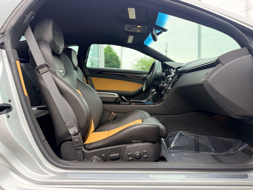 2011 Cadillac CTS V - Photo 14