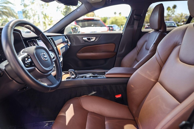 2025 Volvo V60 Cross Country 19