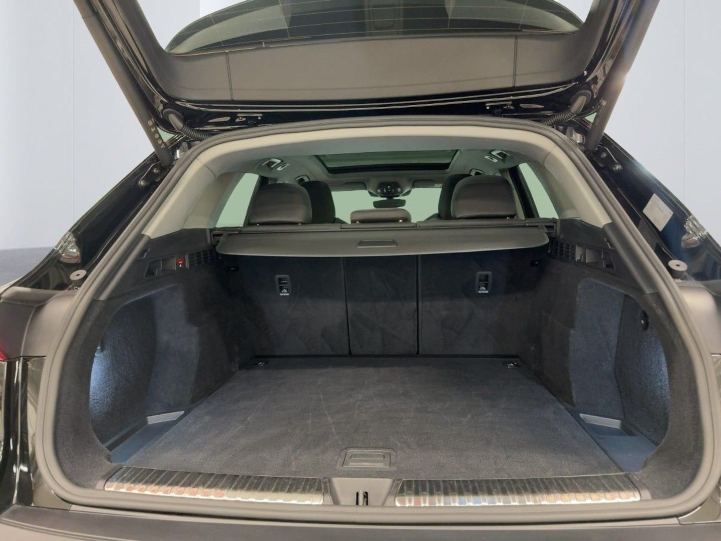 Bild über Audi Q5 SUV TFSI quattro 150 kW S tronic - für weitere Informationen kontaktieren Sie den Audi Partner
