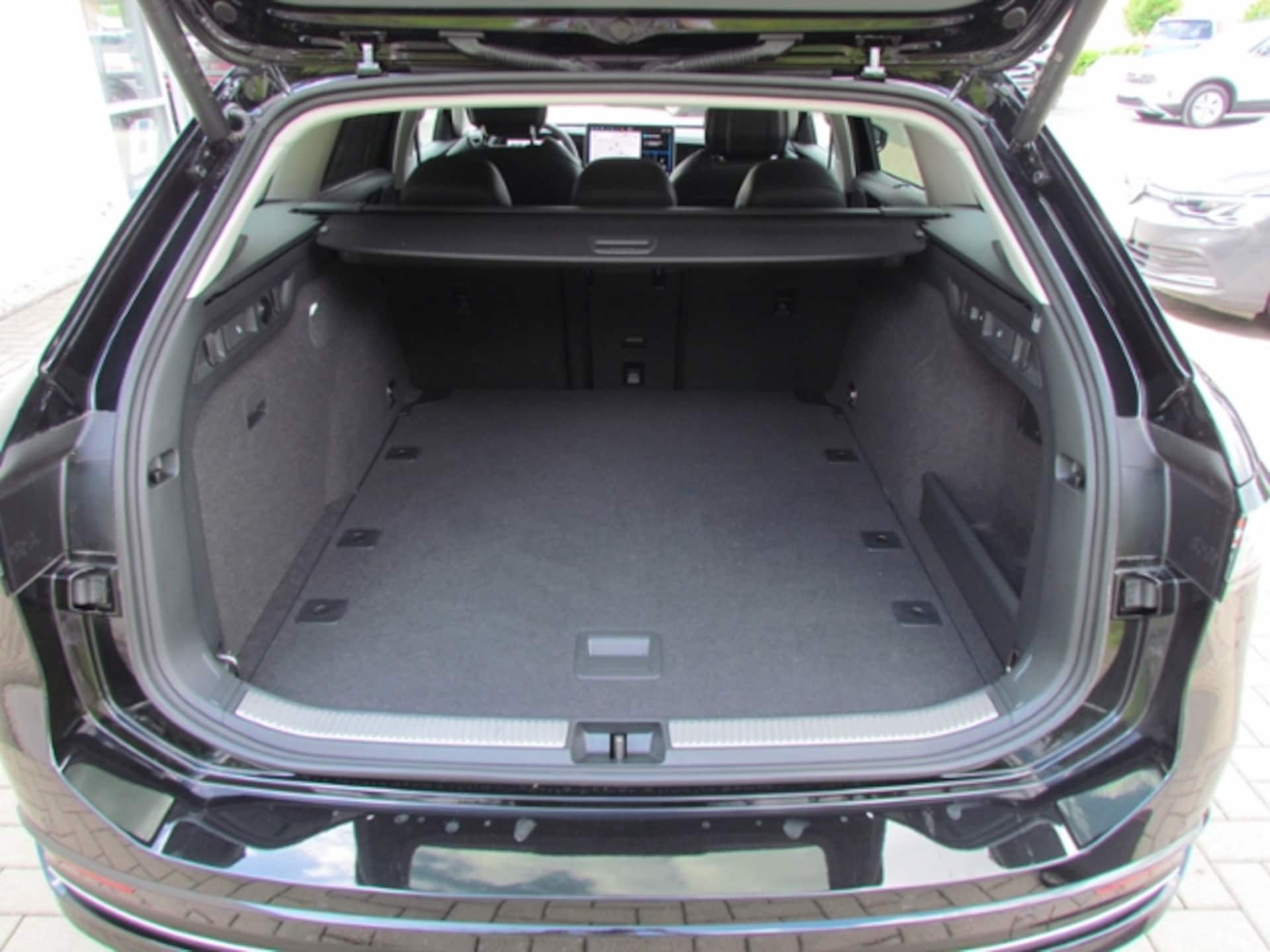 Volkswagen Passat Elegance